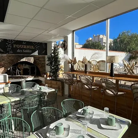 Hotel Les Sables - Urban Style - By Logis