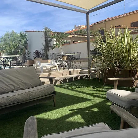 Les Sables - Urban Style - By Logis 3* 卡内