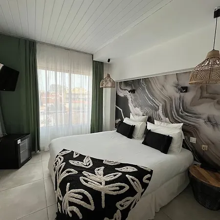 酒店 Les Sables - Urban Style - By Logis 3*