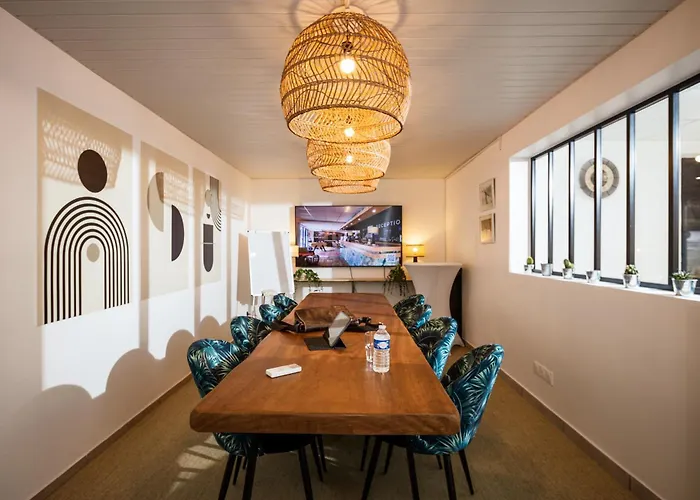 Hotel Les Sables - Urban Style - By Logis