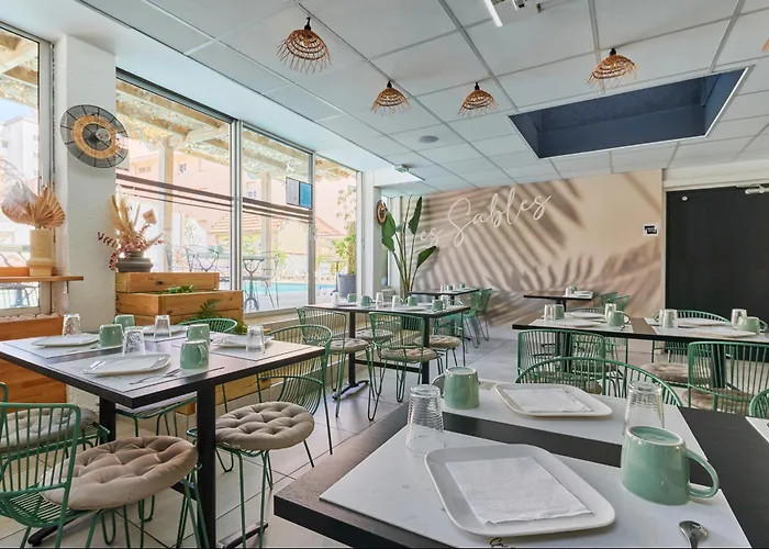 Les Sables - Urban Style - By Logis Canet-en-Roussillon